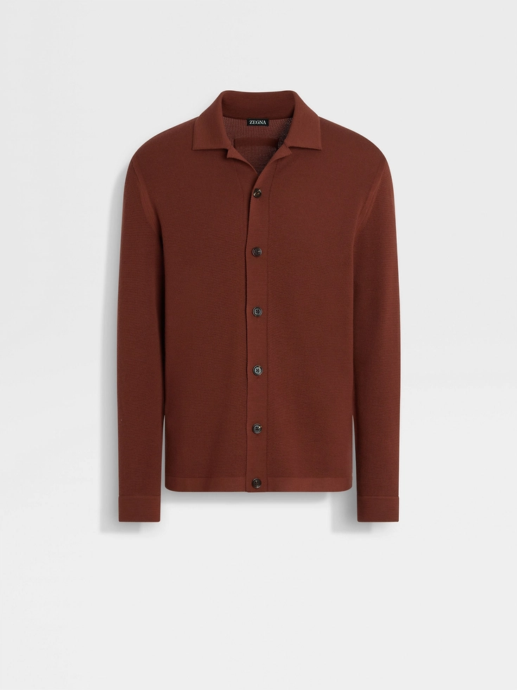 Camisa de lana color rojo ladrillo