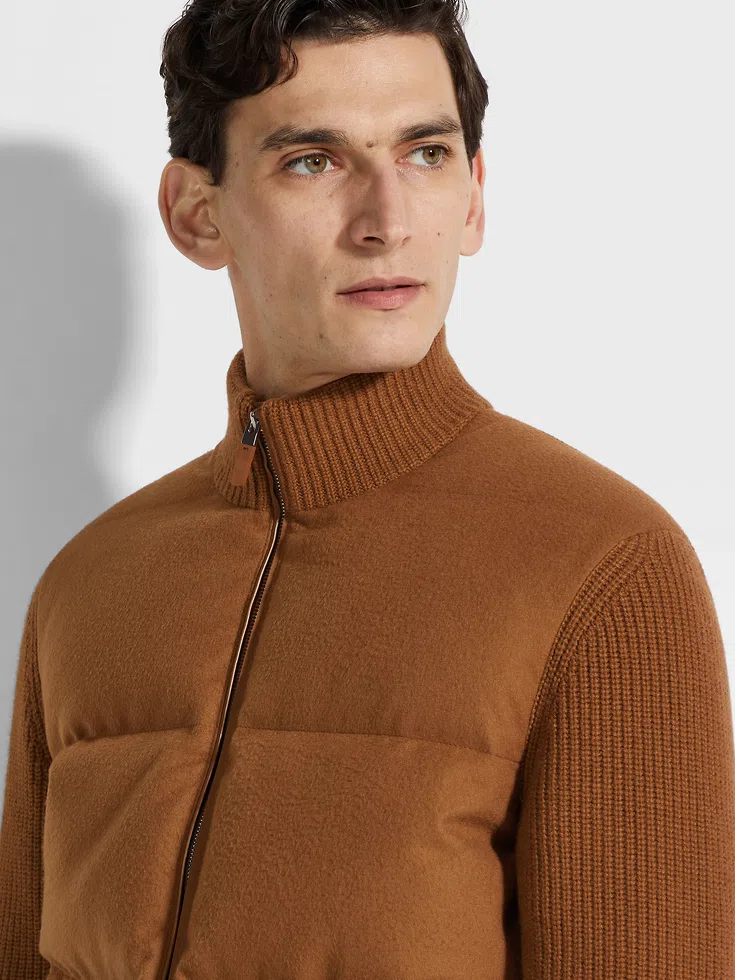 Chaqueta de cachemira con cremallera completa y follaje oscuro Oasi