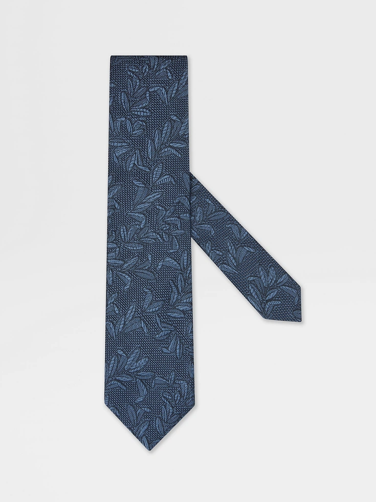 Corbata de seda azul claro