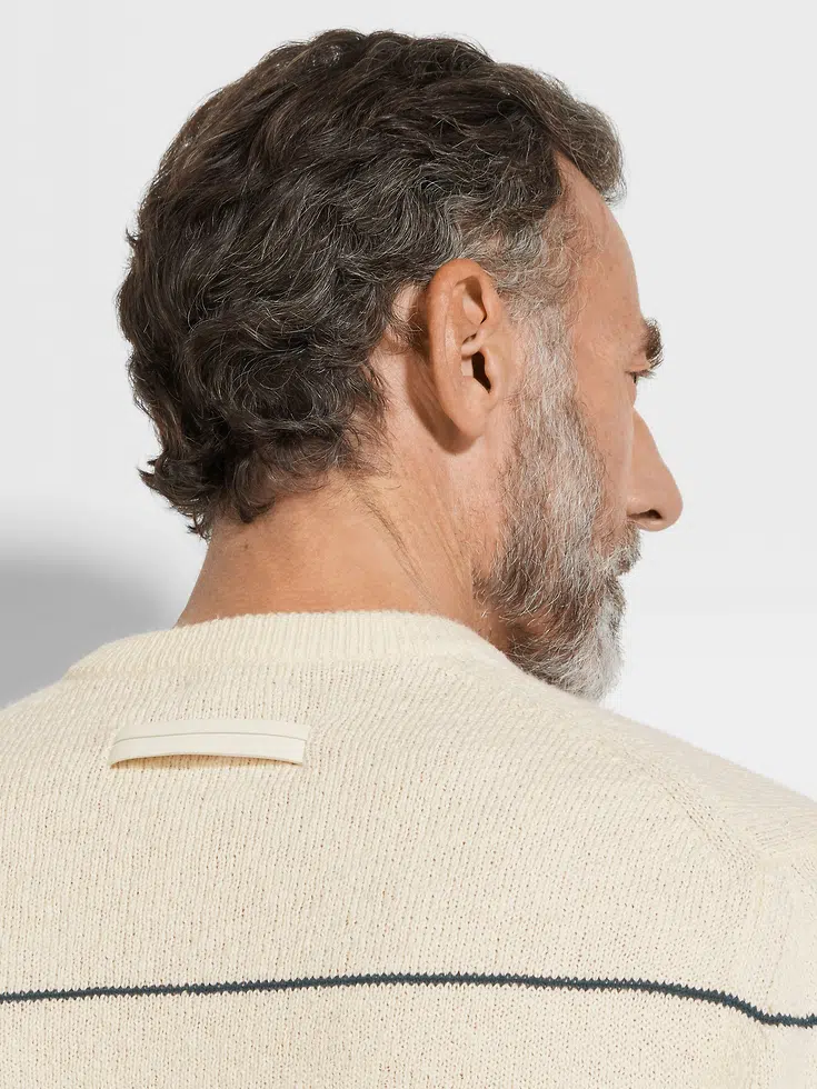 Cuello redondo de mezcla de algodón blanco