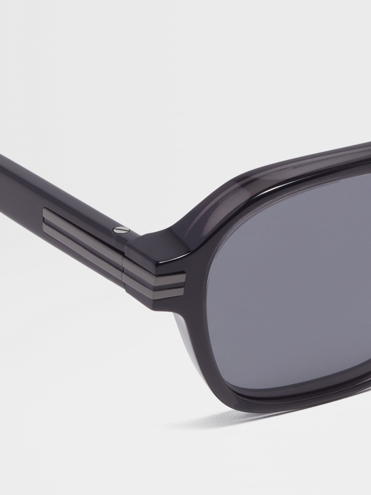Gafas de sol Aurora II de acetato gris oscuro transparente