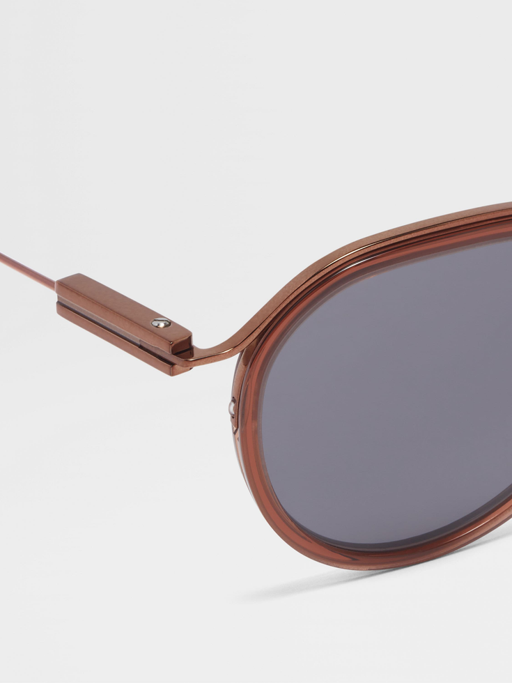 Gafas de sol de acetato marrón transparente y metal