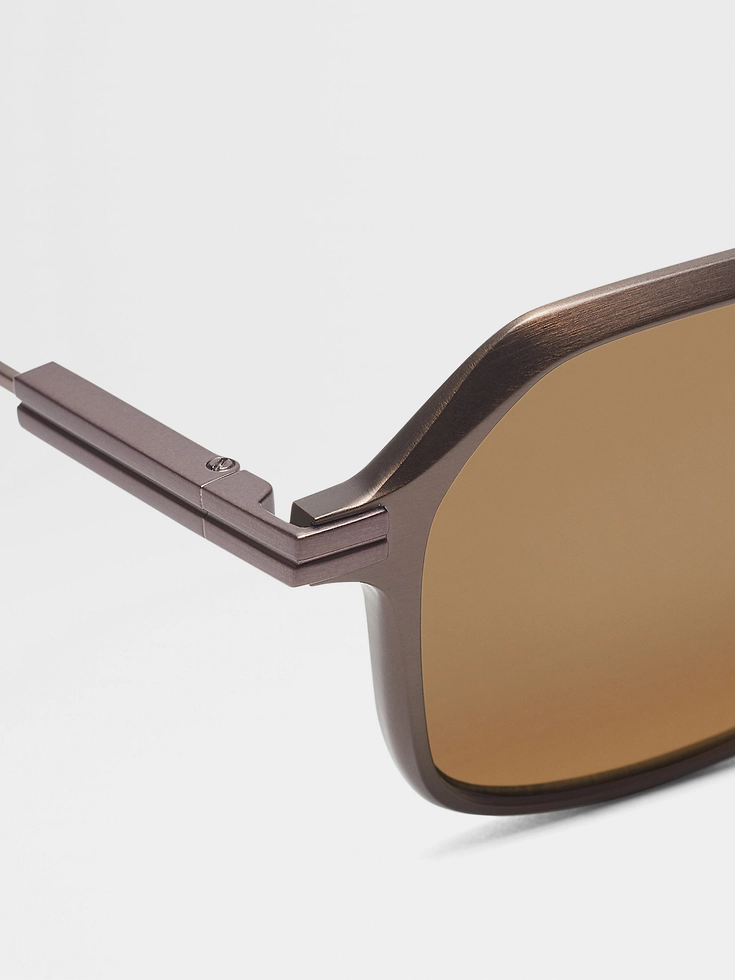 Gafas de sol de aluminio y metal de color marrón oscuro