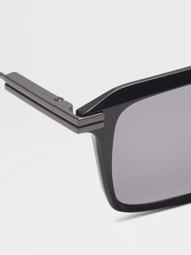Gafas de sol de aluminio y metal gris oscuro
