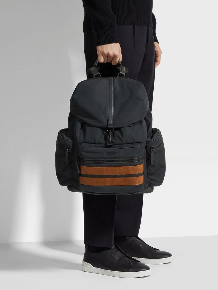 Mochila especial de tejido técnico negro