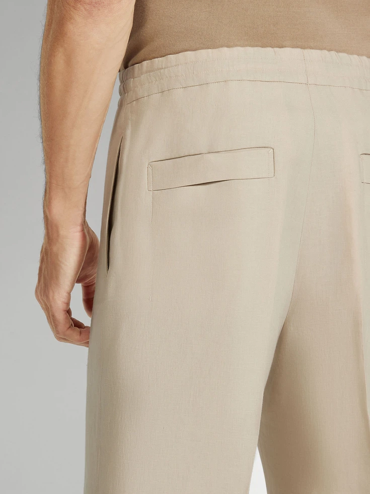 Pantalones cortos de lino Oasi color topo claro