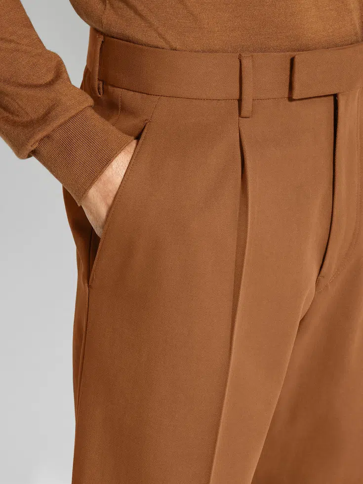 Pantalones de algodón y lana con follaje oscuro