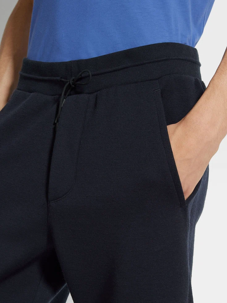 Pantalones deportivos de mezcla de lana de alto rendimiento™ en azul marino