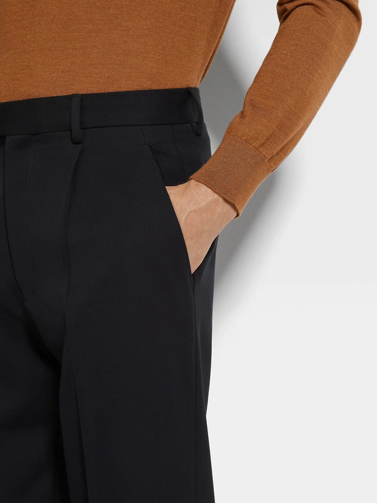 Pantalones negros de algodón y lana