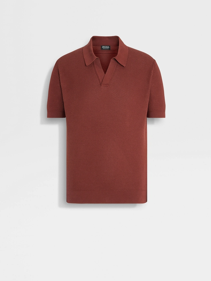 Polo de algodón premium en color rojo ladrillo