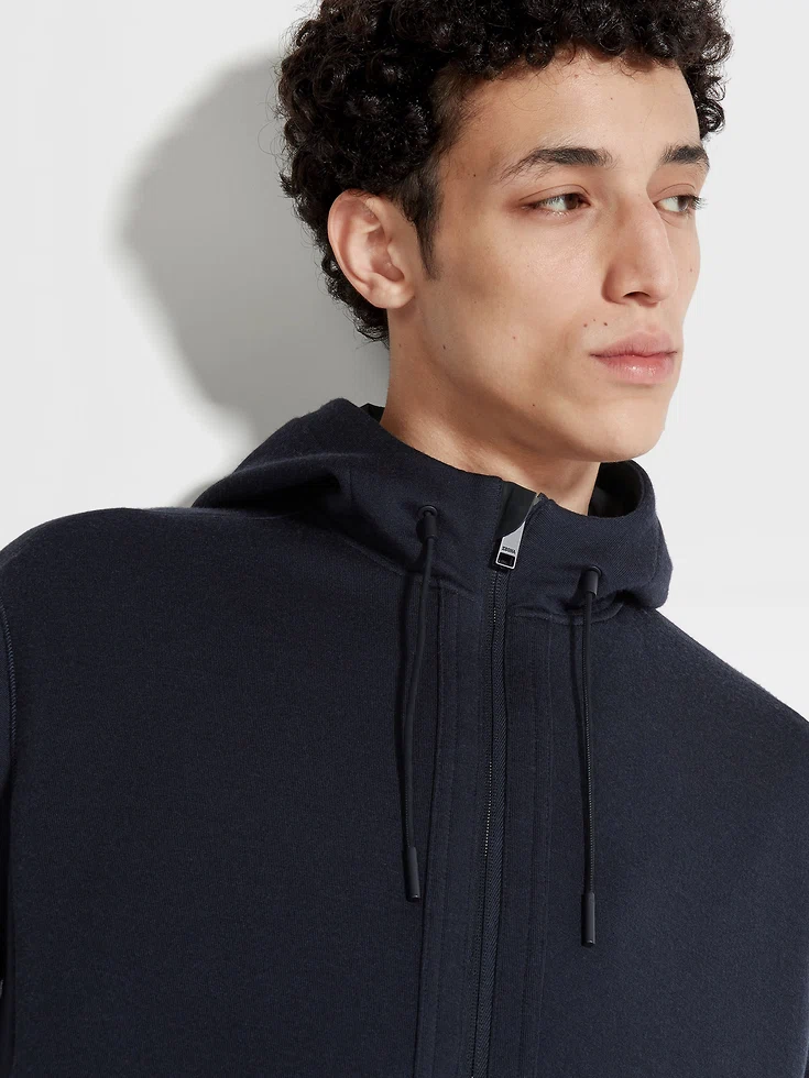 Sudadera con capucha de mezcla de lana azul marino de alto rendimiento™