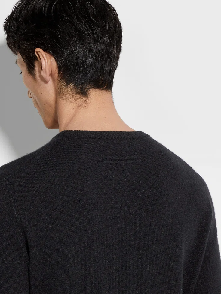 Suéter de cuello redondo de cachemira Oasi negro