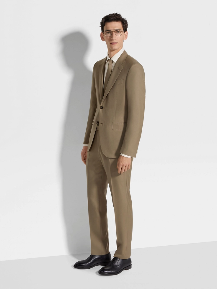 Traje de cachemira Oasi color ocre oscuro