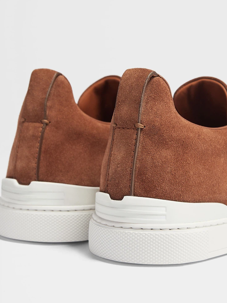 Zapatillas deportivas de ante en tabaco con triple puntada™